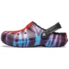 Classic Tie-Dye Stay Warm Cozy Crocs sportstøfler, unisex, lilla og rød