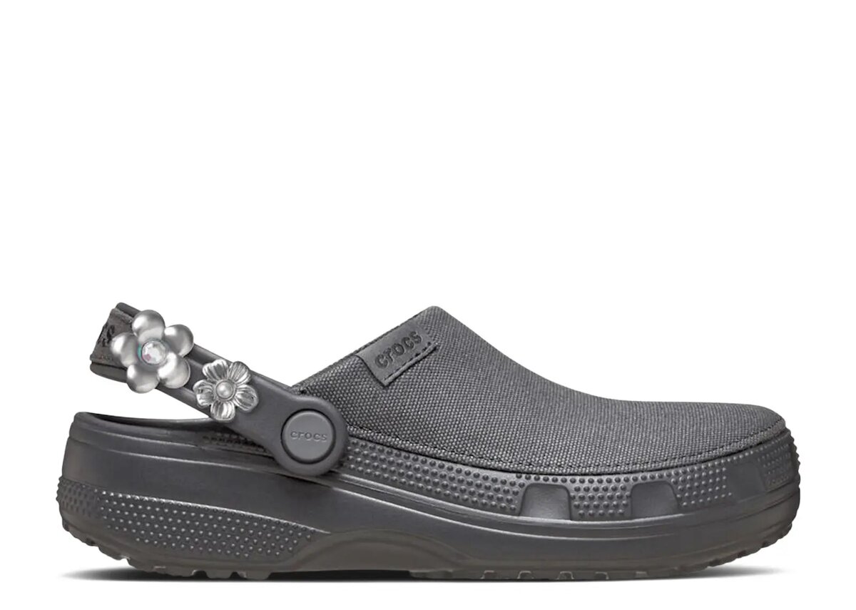 Crafted Silver Flowers Clog «Silver Flowers» Crafted Silver Flowers Clog «Silver Flowers»