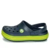 Crocband Clog med utskjæringer og rund tå «Navy Green»