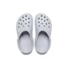 Crocband lette, slitesterke unisex-sandaler i grått
