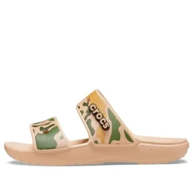 Klassiske Crocs med krokodillemønster i kamuflasje «Tan Green»