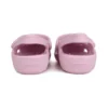 Klassiske små rosa Crocs-sandaler