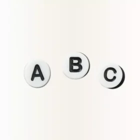 Liten «Friendship Letter C» Jibbitz™-charm