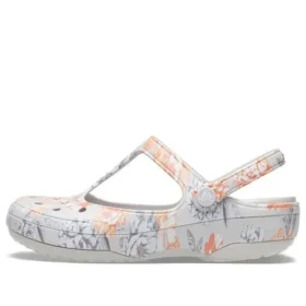 Sandaler med hvite blomster