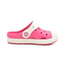 Små Crocs-sandaler med flat hæl i rosa til utendørs bruk
